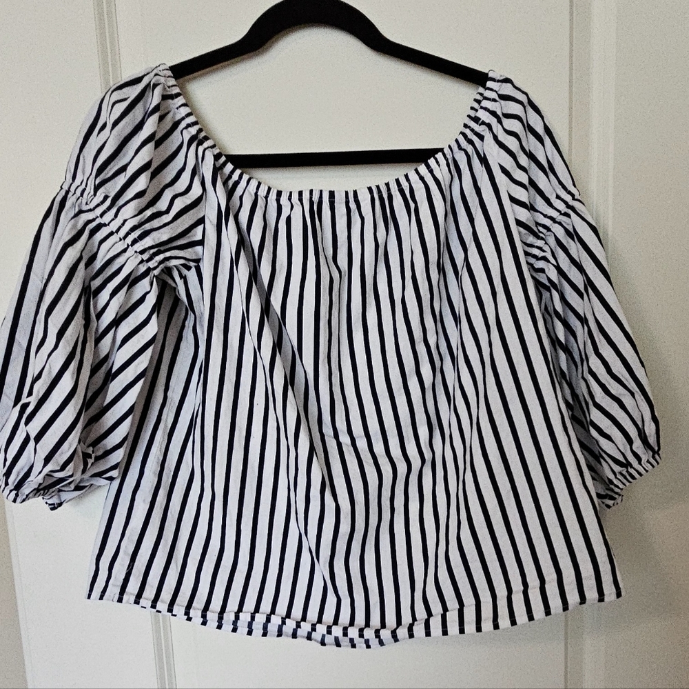 Over the shoulder striped navy over white blouse size Large! 👚👕